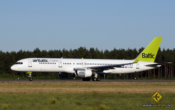 Boeing 757-256
